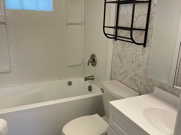 5th image of 707 Sanford Ave