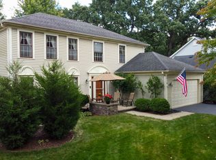 2016 Dichtl Ct, Naperville, IL 60565
