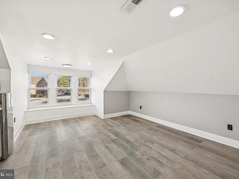 844 W Chester Pike #2 — Photo 5