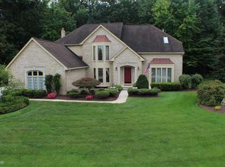2462 Kingscross Dr, Shelby Township, MI