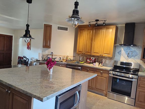 2nd image of 1141 E Diana Ave