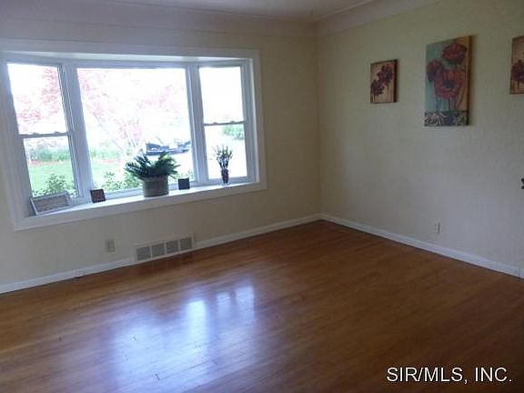 3rd image of 452 Westerholdt St