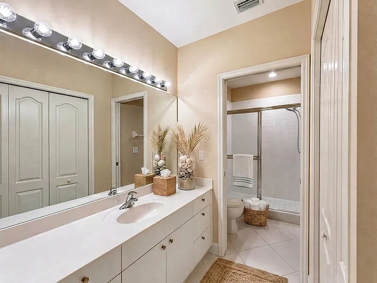 7811 Regal Heron Cir #302 — Photo 15