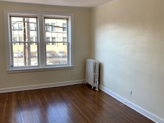 2nd image of 2307 Astoria Blvd APT 2R