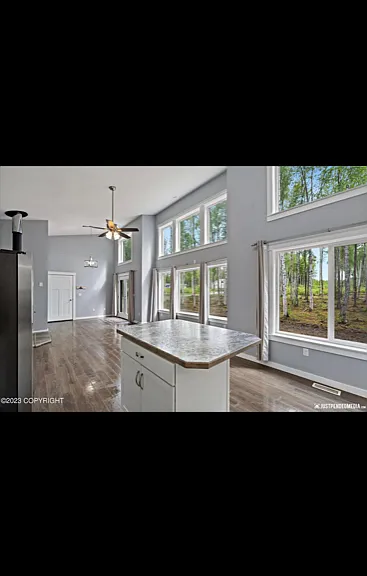 2906 N Castle Dr — Photo 3