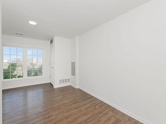 5th image of 162-170 S Orange Ave #404