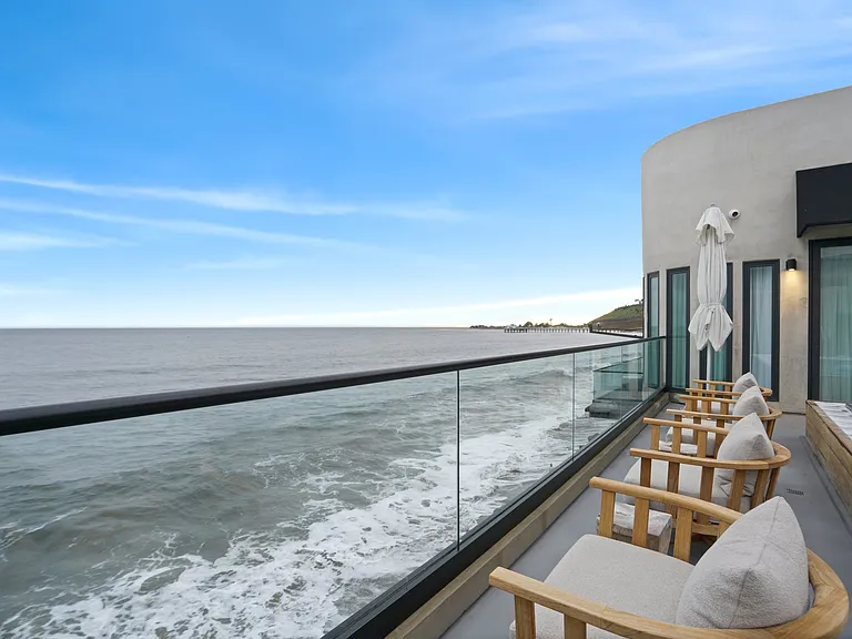 22640 Pacific Coast Hwy — Photo 90