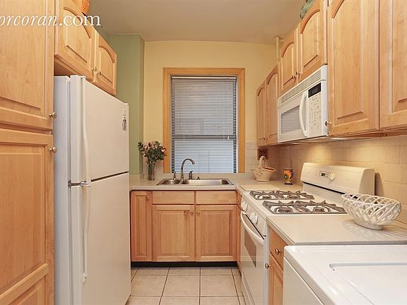 4th image of 875 W 181st St APT 4K