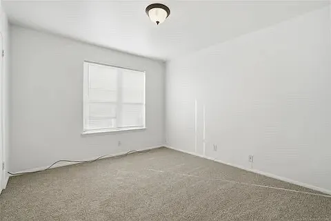 7401 S Yale Ave — Photo 3