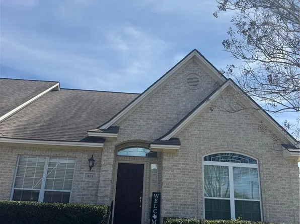 613 Fraternity Row, College Station, TX 77845