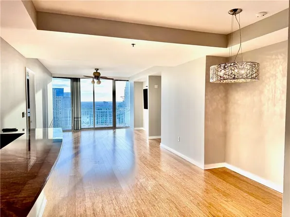 3338 Peachtree Rd NE, Atlanta, GA