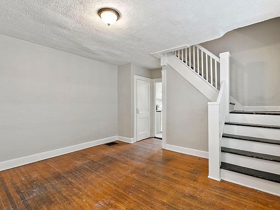 4th image of 3926 N College Ave #3928