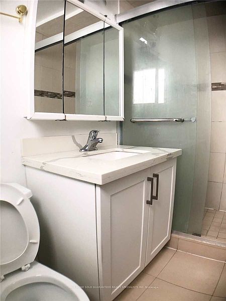 Toronto House for rent - 3 Bedrooms — photo 11