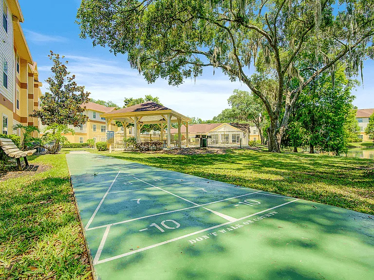 Williams Landing and Villas Apartments — Photo 7