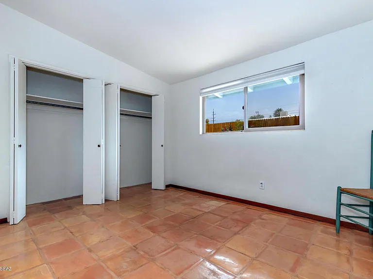 2121 N Country Club Rd #9 — Photo 3