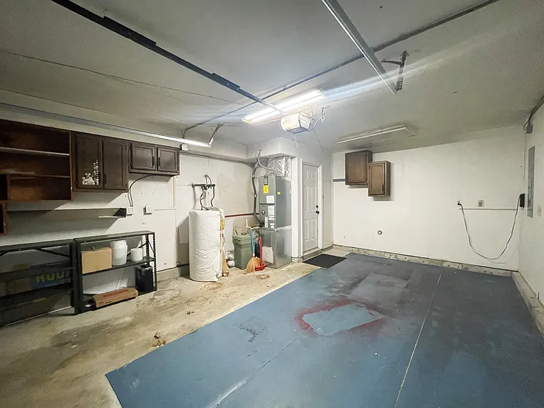 916 Appleby Ct — Photo 36