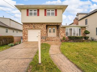 675 Hudson Ave, Secaucus, NJ 07094
