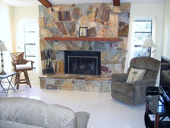 3rd image of 1338 Washington Dr