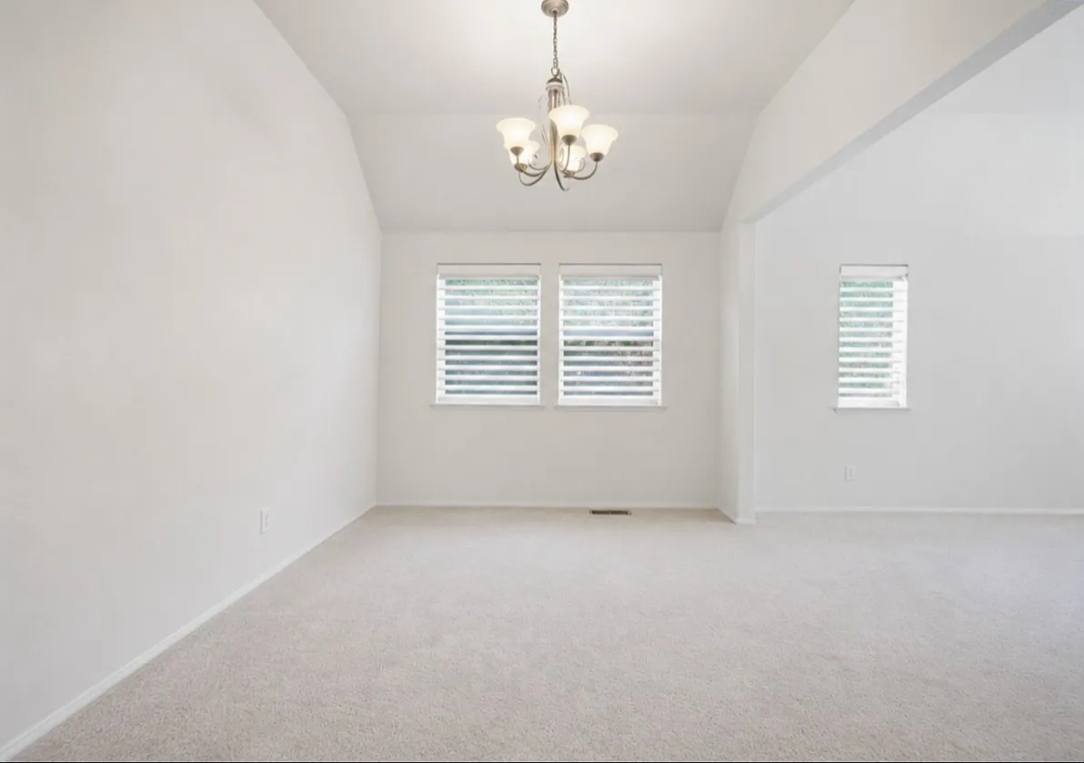 4 bed, 2.5 bath, 2100 sqft, $2,395 — Photo 3