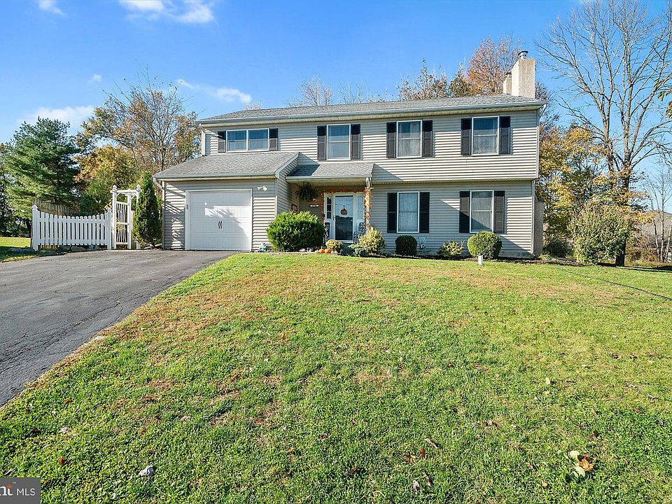 1736 Pine Creek Dr, Quakertown, PA 18951 Zillow
