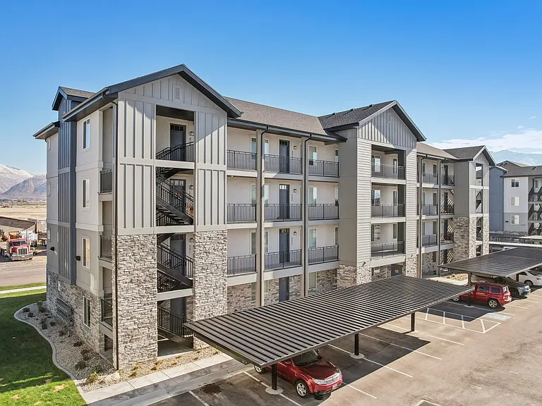 Arrowhead Place — Photo 21