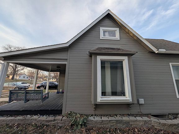 3rd image of 520 N Main St