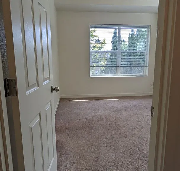 Halsey East Townhomes — Photo 292
