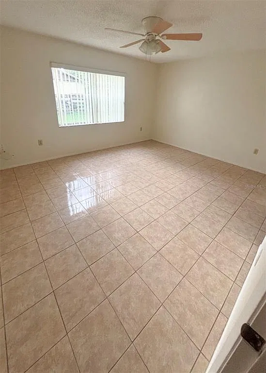 3 bed, 2.0 bath, 1424 sqft, $2,200 — Photo 4