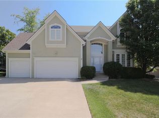 237 NE Hidden Ridge Cir, Lees Summit, MO 64064