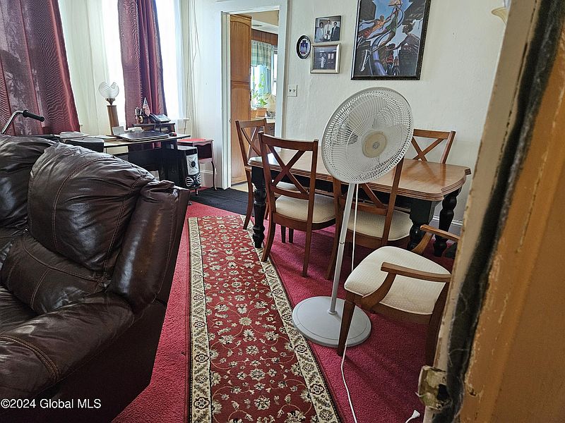 4th image of 237 Glen Wild Road