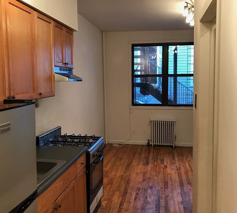 1st image of 113 N 8th St APT 1RR