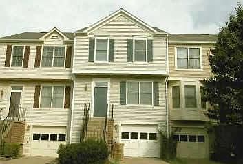 2nd image of 14720 Grobie Pond Ln