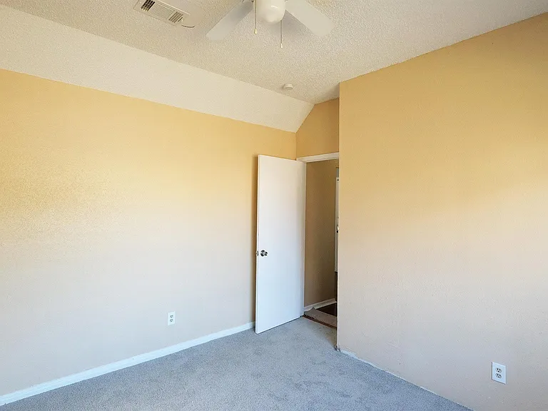 1203 Beckwood Cir — Photo 23