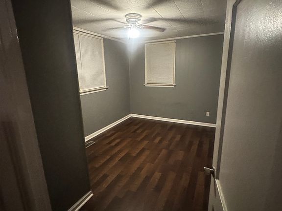 3rd image of 3201 Killian Ave