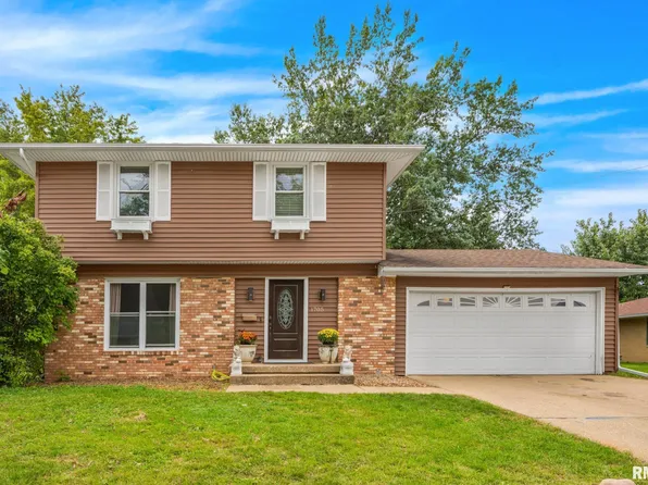 1705 Deppert Dr, Pekin, IL 61554