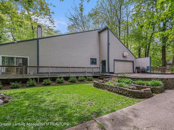 1842 Dogwood Dr, Holt, MI 48842