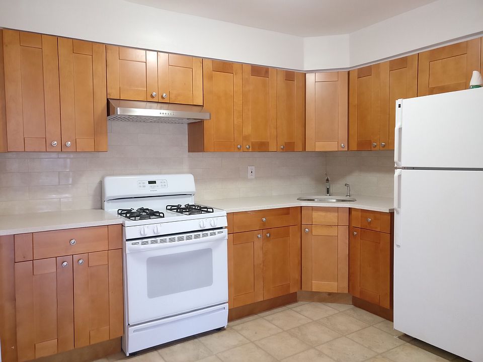 1st image of 14700 Sanford Ave #2NDFL