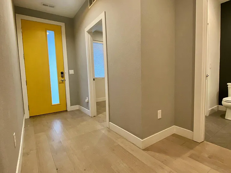 1075 Mariposa St — Photo 11