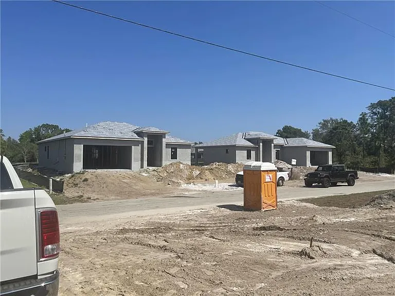 319 Urbana St — Photo 1