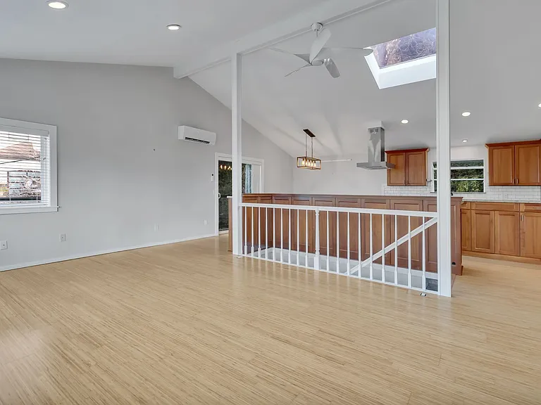 1058 California Ln SW — Photo 18