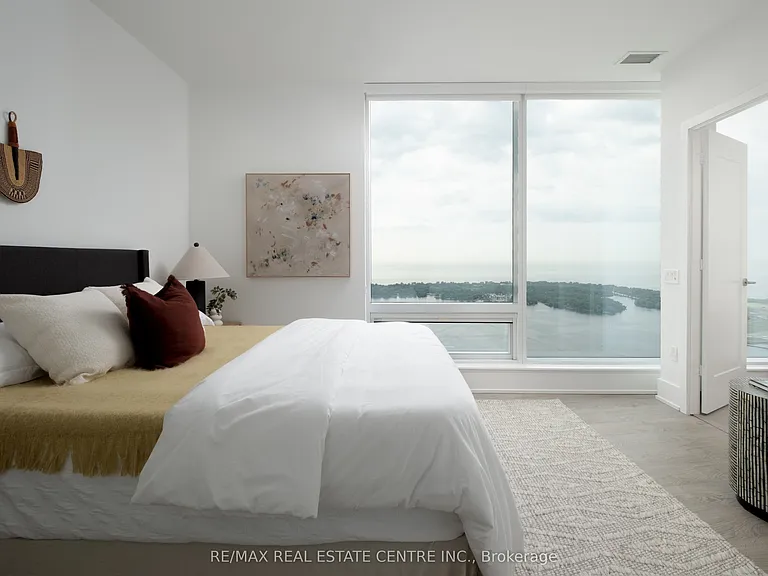 10 York St #6210 — Photo 17