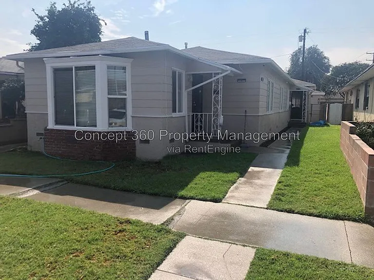 110 E Scott St — Photo 3