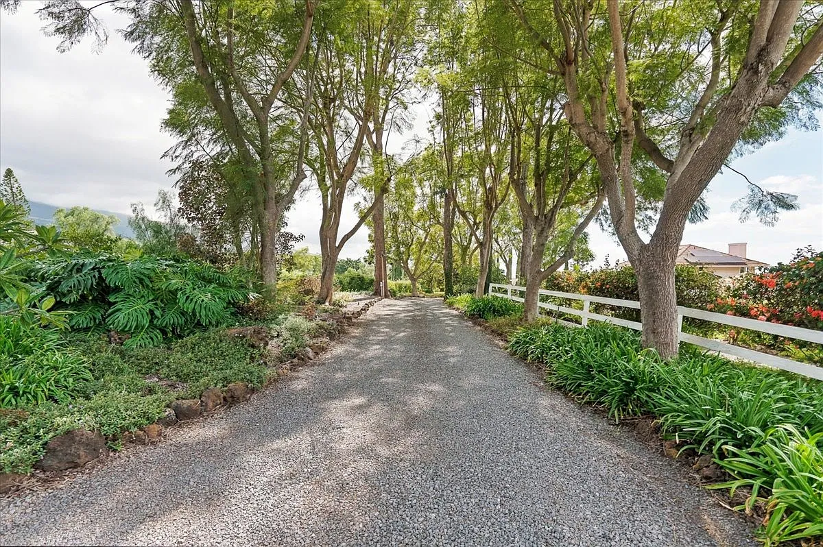 302 Holopuni Road - House — Photo 2