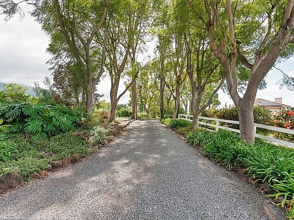 2nd image of 302 Holopuni Rd