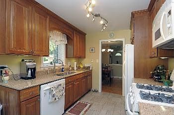 5th image of 206 S Phelps Ave