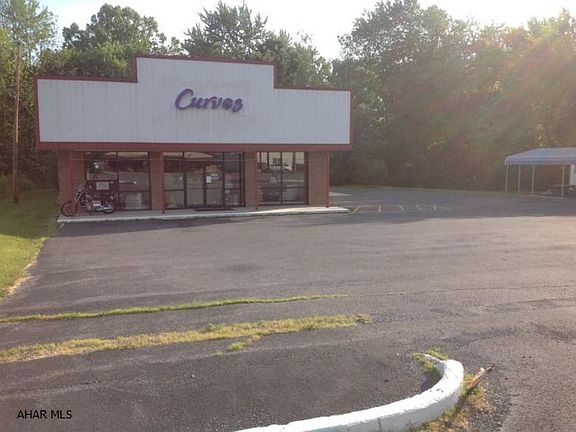 4th image of 8751 Lincoln Hwy