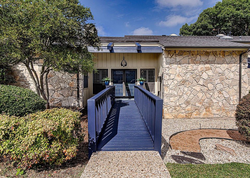 1st image of 412 Havenwood Ln N
