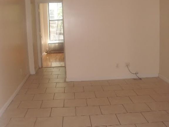 3rd image of 300 Jefferson St APT 4R