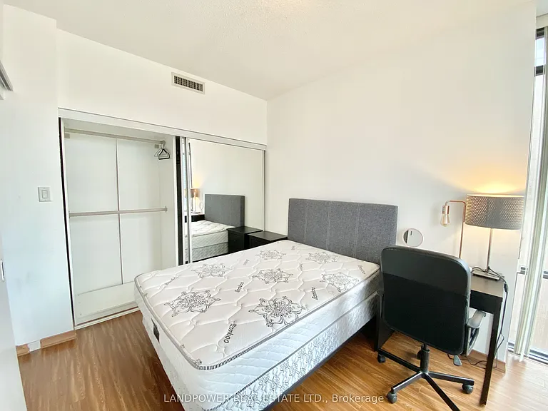 37 Grosvenor St #2409 — Photo 5