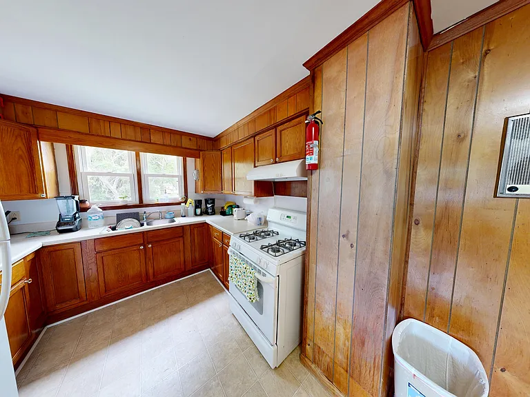 8066 Caratoke Hwy — Photo 12